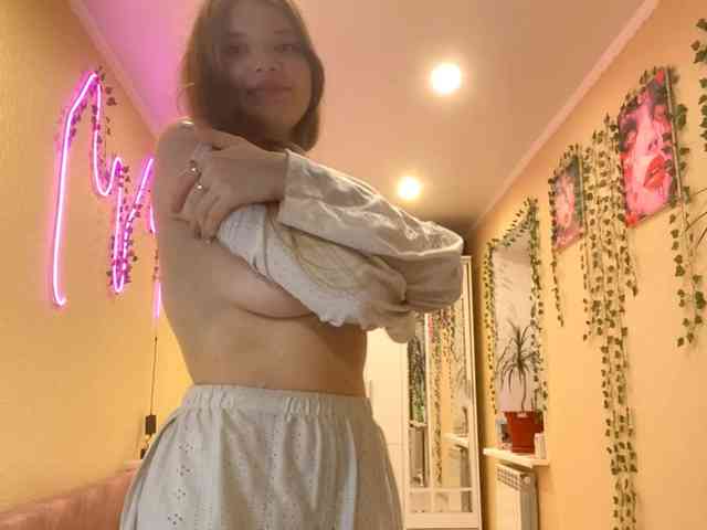 BettieClemence webcam