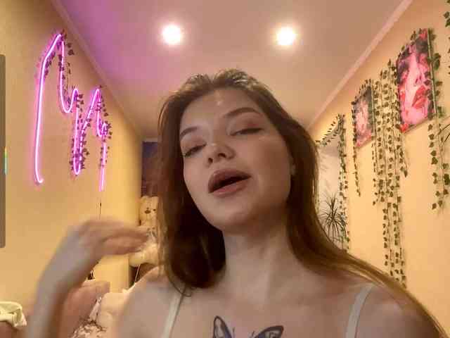 BettieClemence webcam