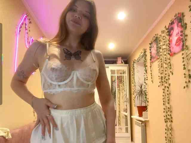 BettieClemence webcam