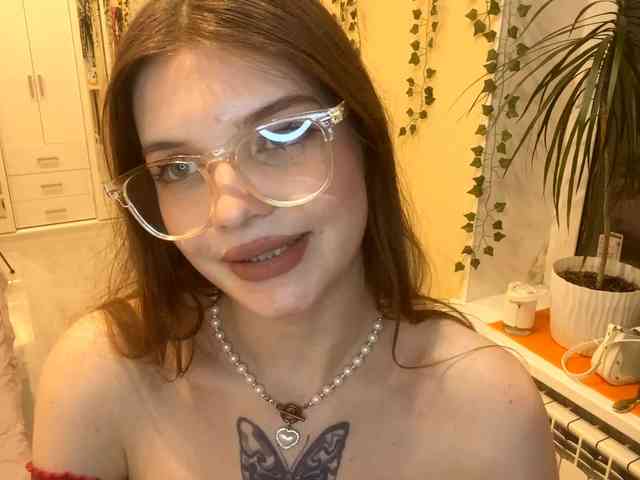 BettieClemence webcam