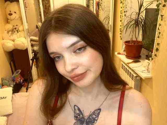 BettieClemence webcam