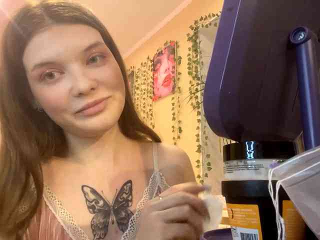 BettieClemence webcam