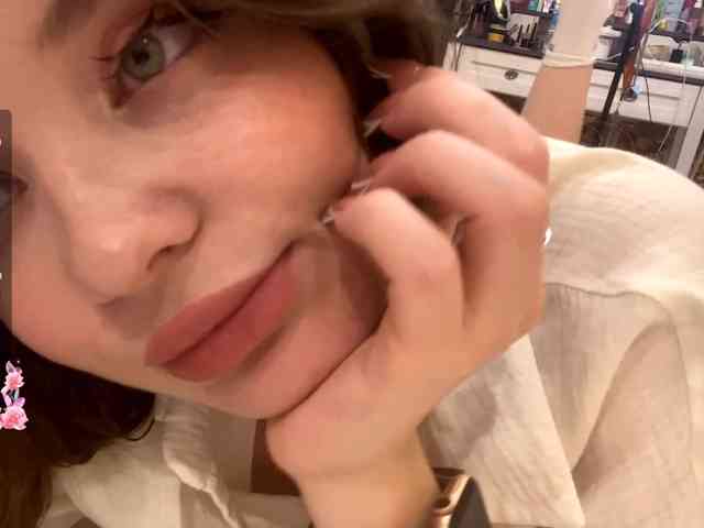 BettieClemence webcam