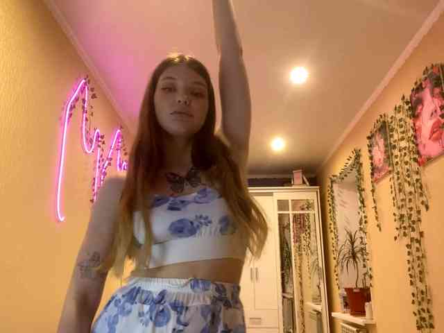 BettieClemence webcam