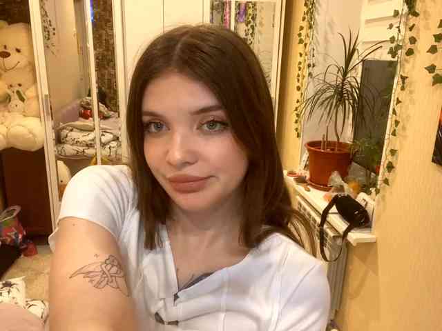 BettieClemence webcam