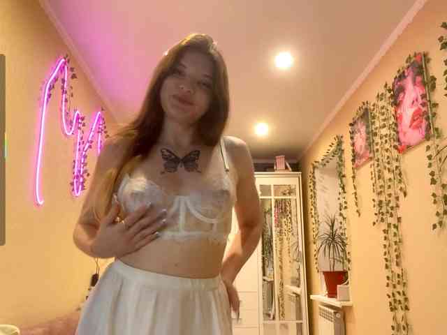 BettieClemence webcam