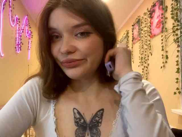 BettieClemence webcam