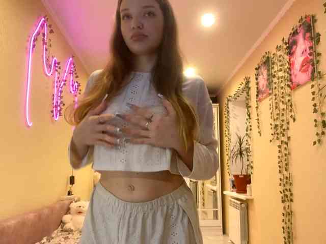 BettieClemence webcam