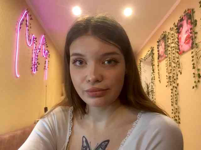 BettieClemence webcam