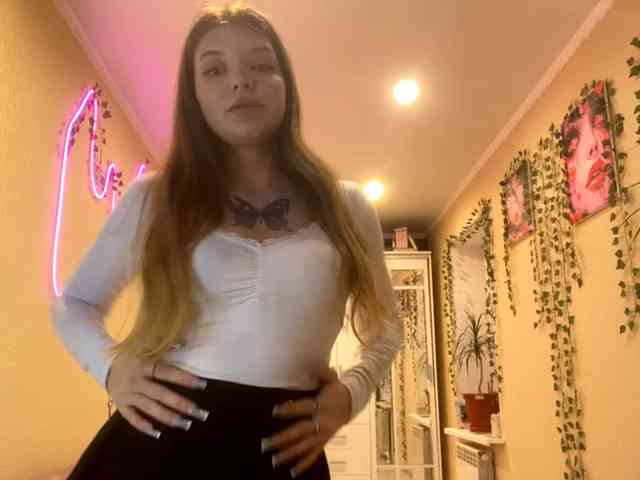 BettieClemence webcam