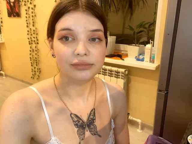 BettieClemence webcam