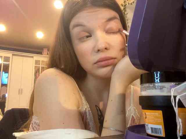 BettieClemence webcam