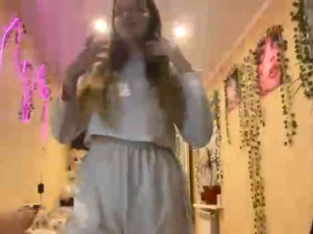 BettieClemence webcam