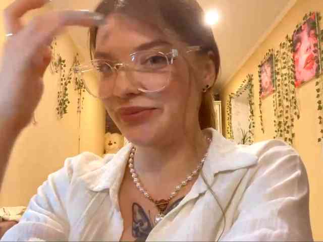 BettieClemence webcam