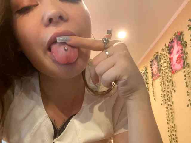 BettieClemence webcam