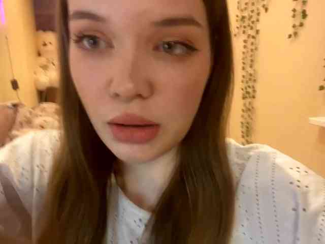 BettieClemence webcam