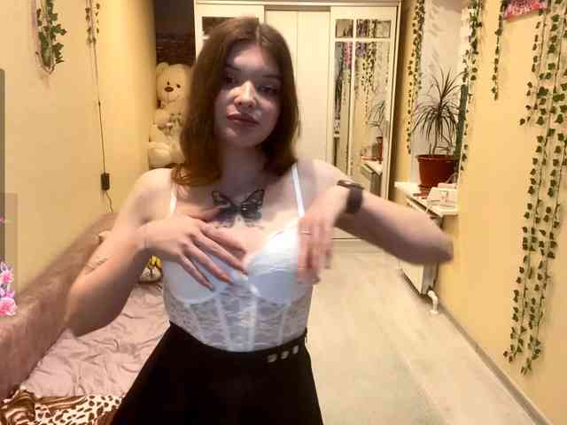 BettieClemence webcam