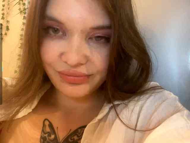 BettieClemence webcam