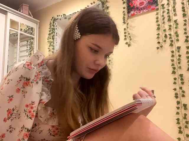 BettieClemence webcam