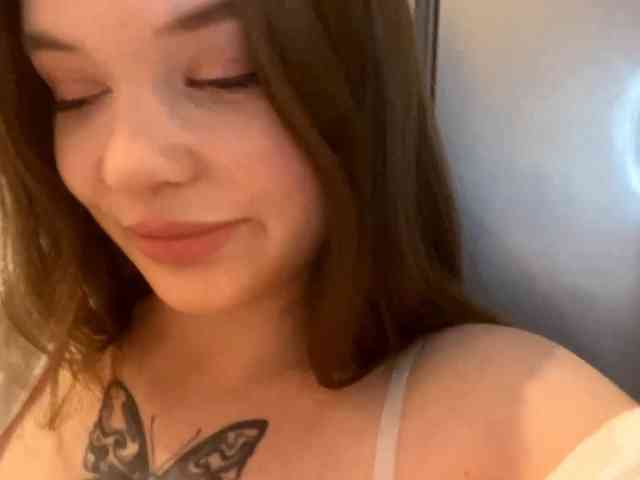 BettieClemence webcam