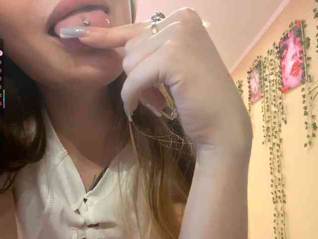 BettieClemence webcam