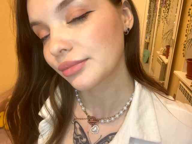 BettieClemence webcam