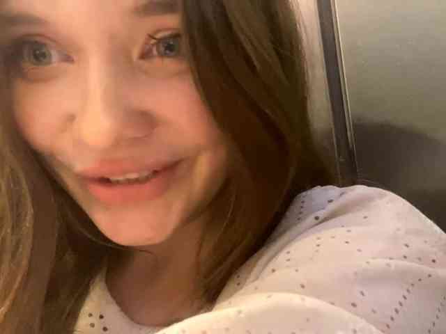 BettieClemence webcam