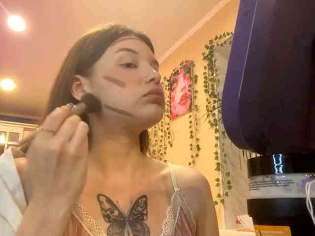 BettieClemence webcam