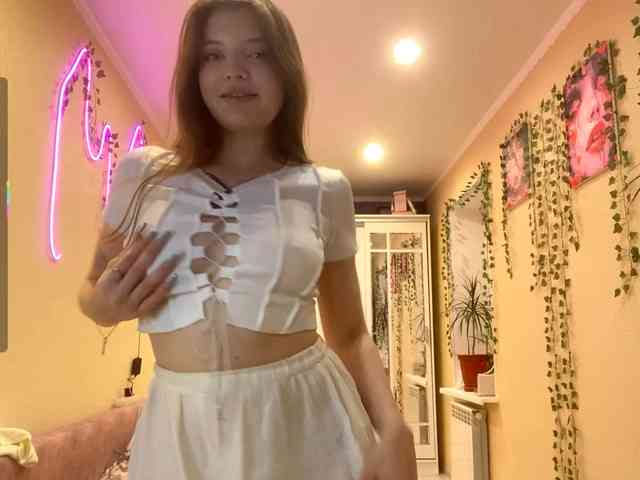 BettieClemence webcam