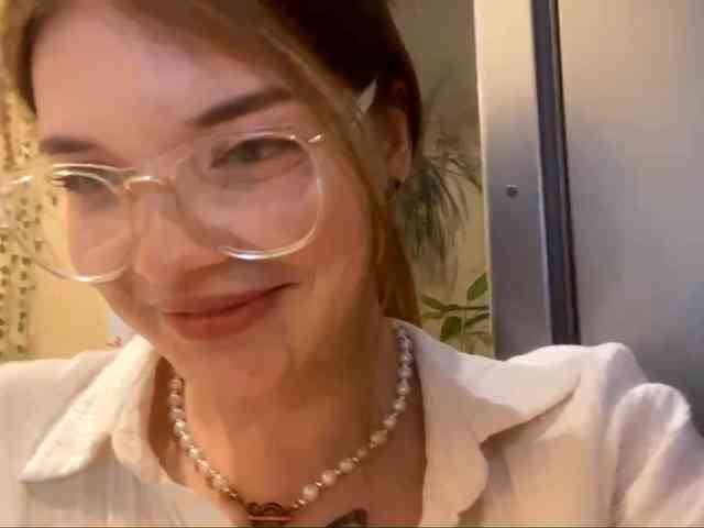 BettieClemence webcam