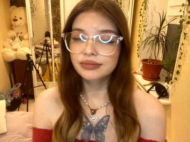 BettieClemence webcam