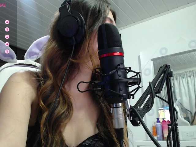 Amylov342's BongaCams show and profile