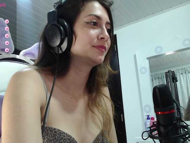Amylov342's BongaCams show and profile