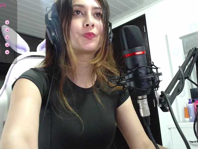 Amylov342's BongaCams show and profile