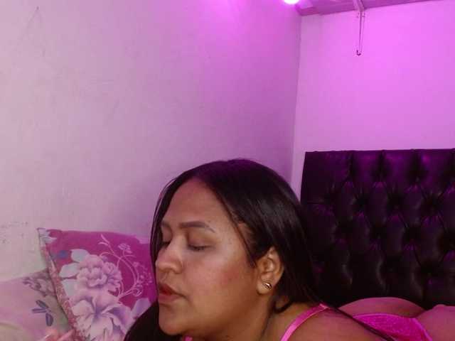 Aleja-wish live cam profile