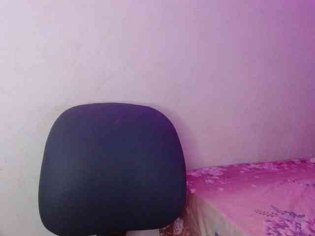 Aleja-wish Live Webcam on BongaCams