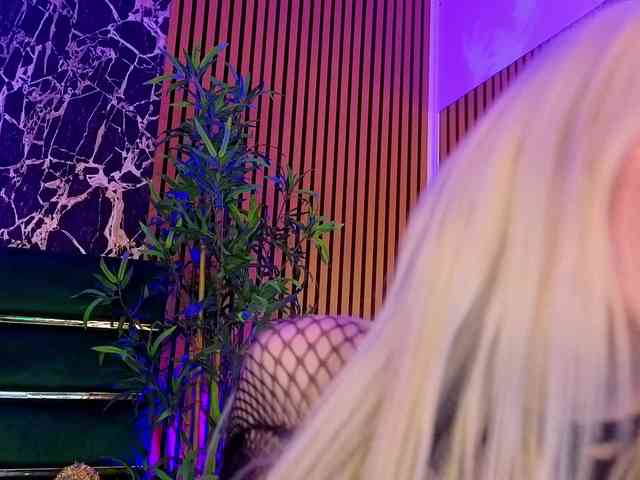 BarbieKara Live Webcam on BongaCams