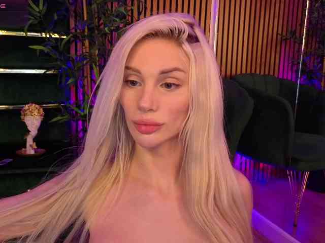 BarbieKara Live Webcam on BongaCams