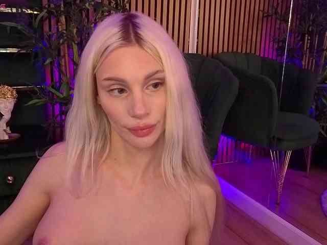 BarbieKara Live Webcam on BongaCams