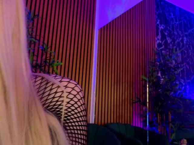 BarbieKara Live Webcam on BongaCams