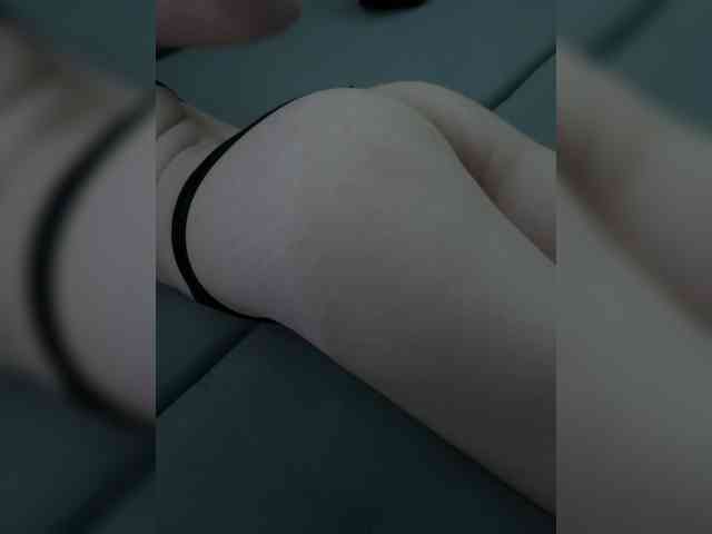 strip webcam Nailani