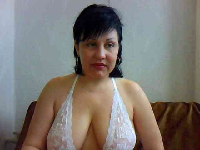 MatureWetPussyZvZ webcam