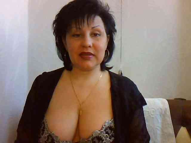 MatureWetPussyZvZ webcam