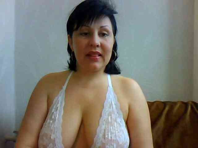 MatureWetPussyZvZ webcam