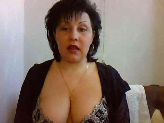 MatureWetPussyZvZ webcam