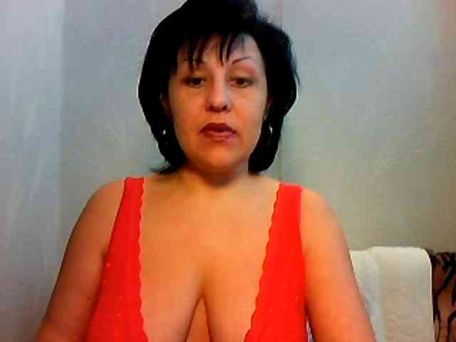 MatureWetPussyZvZ webcam