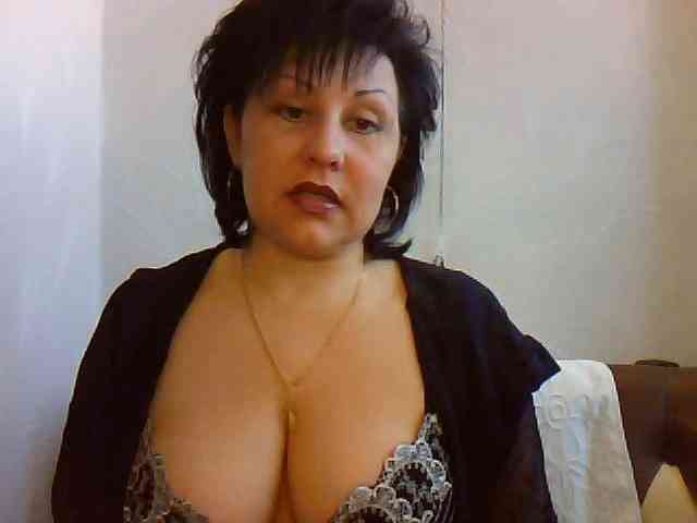 MatureWetPussyZvZ webcam