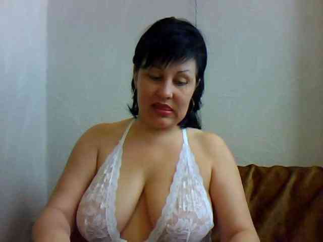 MatureWetPussyZvZ webcam