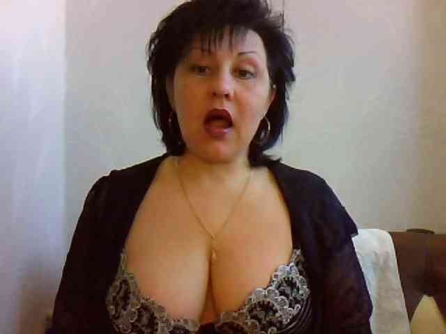 MatureWetPussyZvZ webcam