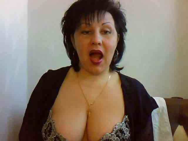 MatureWetPussyZvZ webcam